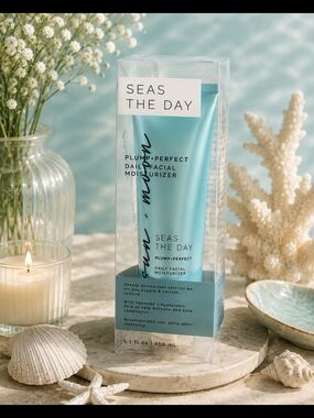 Sun n Moon Plump-Perfect Daily Facial Moisturizer – Turquoise